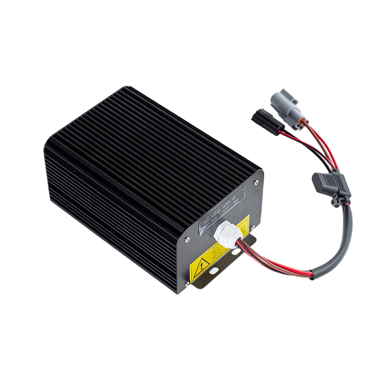 Kecekapan Tinggi Output Stabil IP65 Tahan Habuk Tahan Minyak DC80V Input Lebar Kenderaan Forklift Modul Langkah Turun Voltan DC-DC