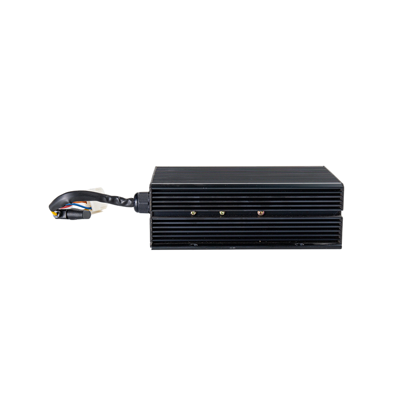 Kecekapan Tinggi Output Stabil IP65 Tahan Habuk Tahan Minyak DC48V Input Lebar Kenderaan Forklift Modul Langkah Turun Voltan DC-DC