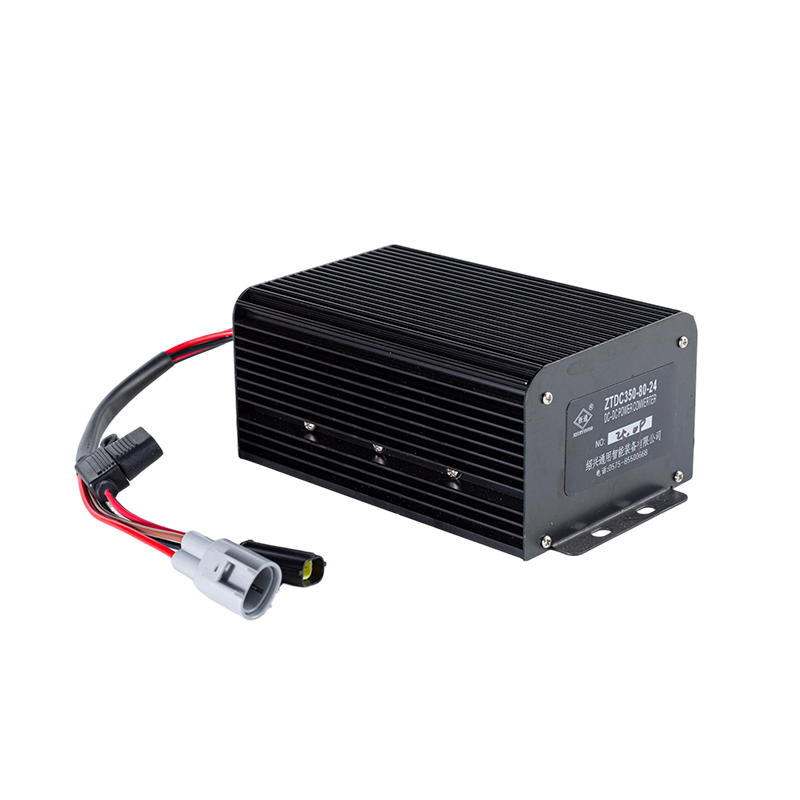 Kecekapan Tinggi Output Stabil IP65 Tahan Habuk Tahan Minyak DC80V Input Lebar Kenderaan Forklift Modul Langkah Turun Voltan DC-DC