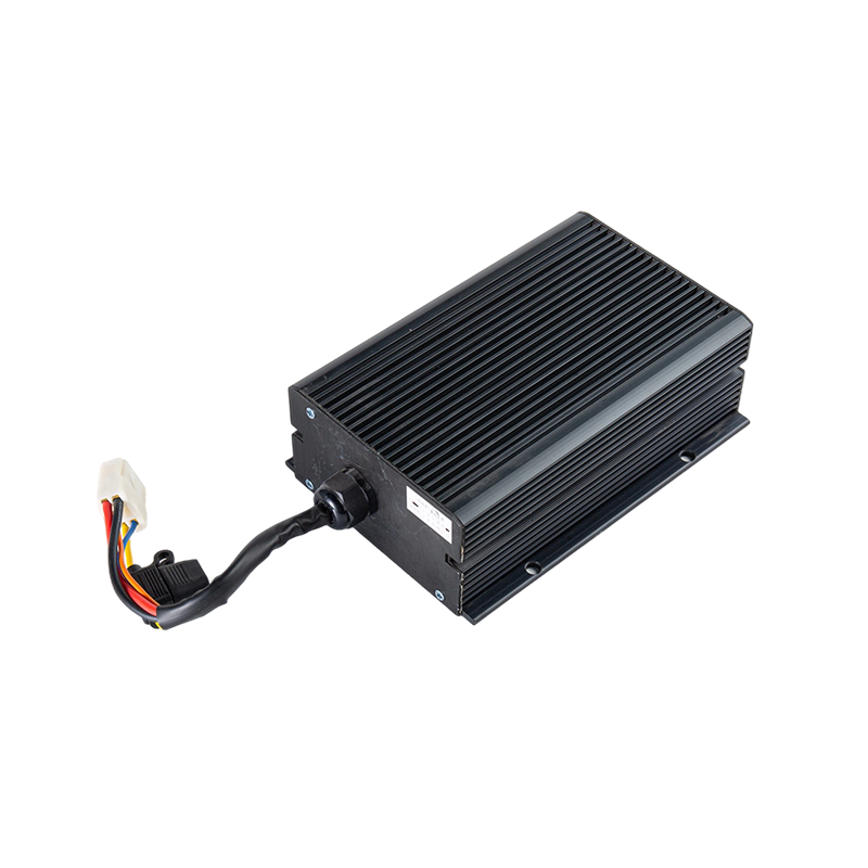 Kecekapan Tinggi Output Stabil IP65 Tahan Habuk Tahan Minyak DC48V Input Lebar Kenderaan Forklift Modul Langkah Turun Voltan DC-DC