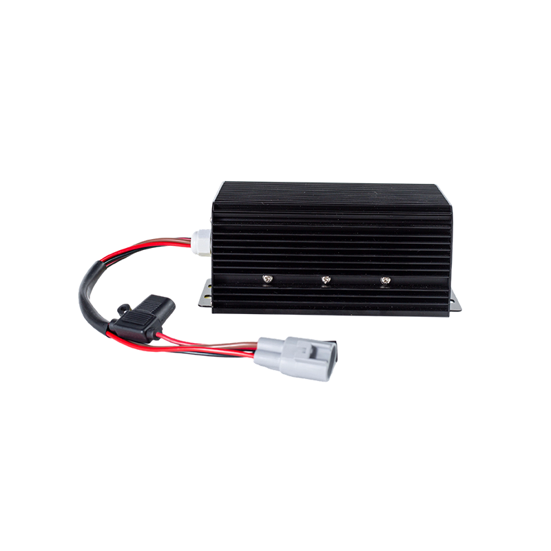Kecekapan Tinggi Output Stabil IP65 Tahan Habuk Tahan Minyak DC80V Input Lebar Kenderaan Forklift Modul Langkah Turun Voltan DC-DC