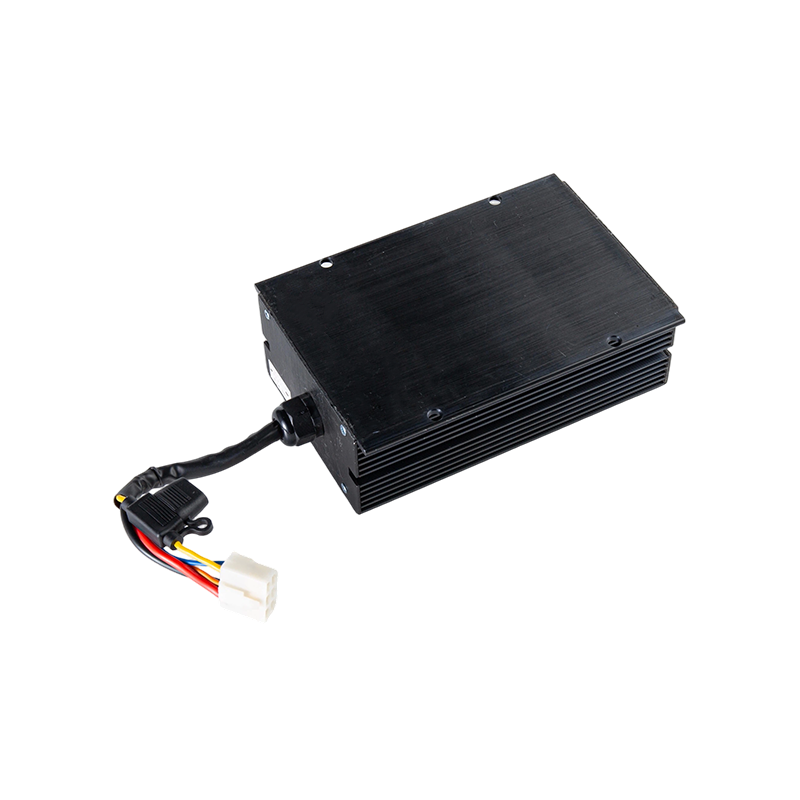 Kecekapan Tinggi Output Stabil IP65 Tahan Habuk Tahan Minyak DC48V Input Lebar Kenderaan Forklift Modul Langkah Turun Voltan DC-DC